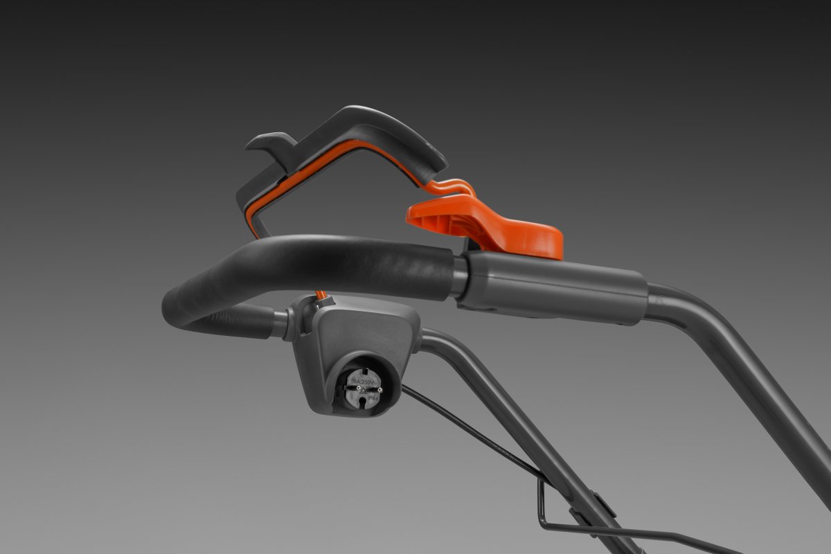 LC 141 C, LIITETTÄVÄ, 1800 W