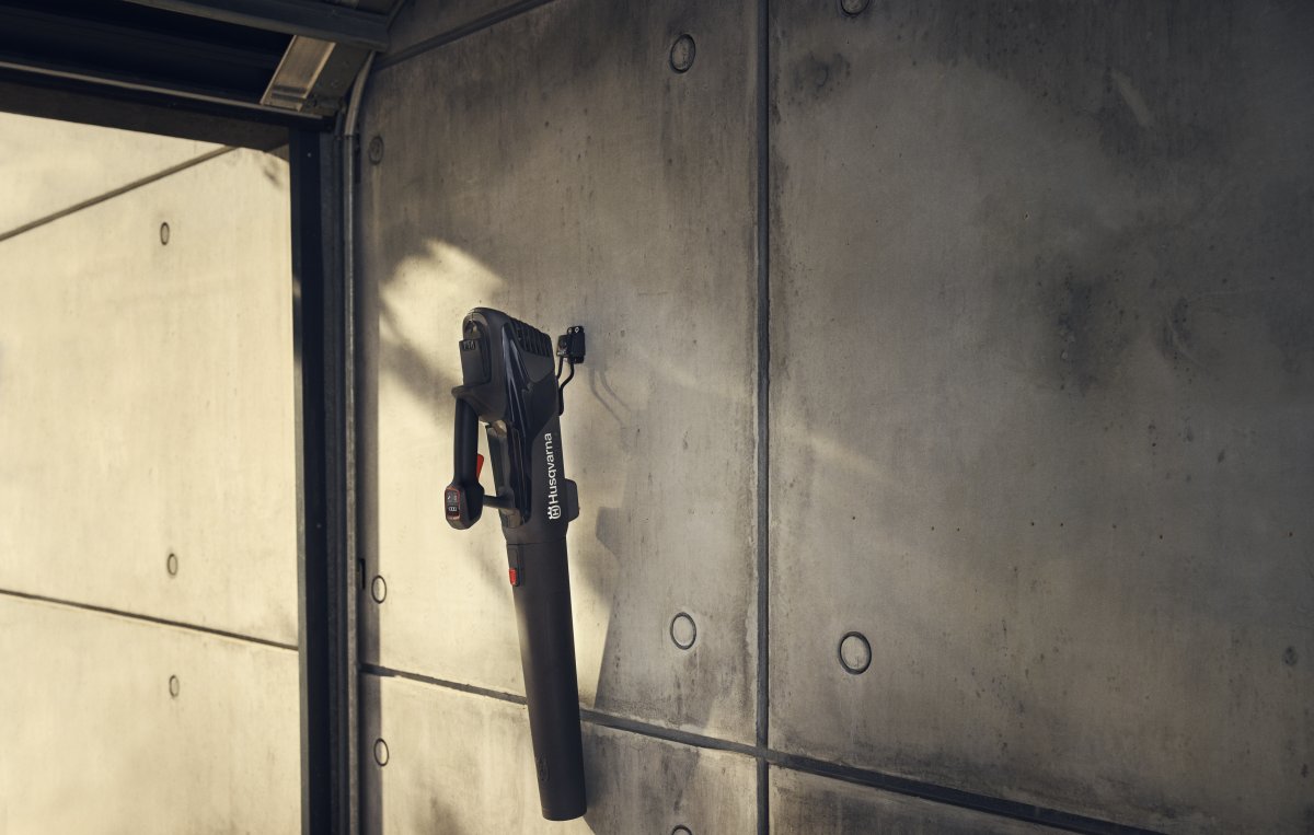 Aspire B8X-P4A puhallin sis. akku ja laturi