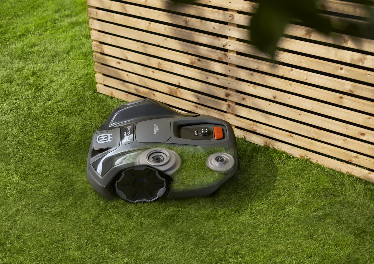 AUTOMOWER® 305E NERA, EI  EPOS™ VARUSTUSTA